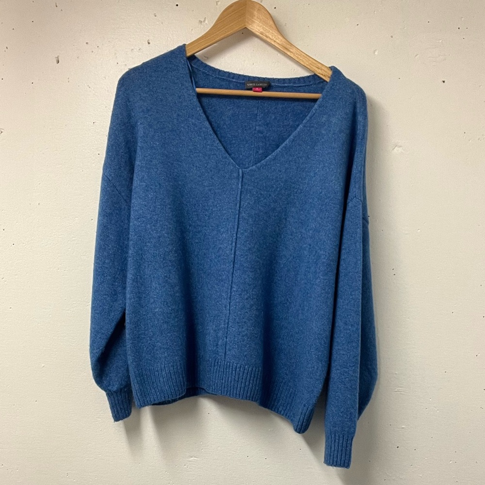 Vince Camuto Blue V-Neck Sweater – Size L